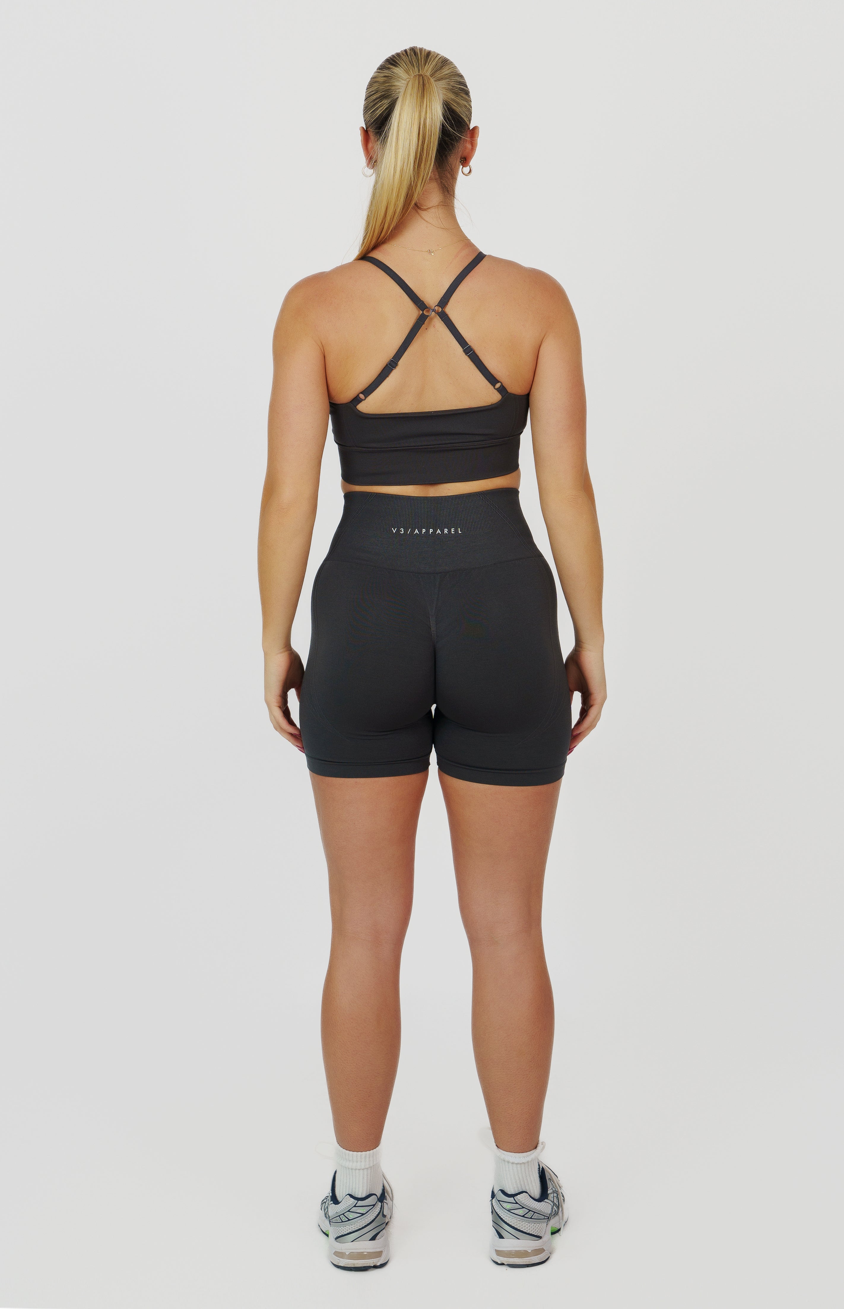 Tempo Seamless Scrunch Shorts & Multi-Way Sports Bra Set - Slate Grey